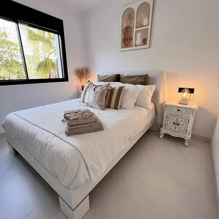 Hills Luxury 3 Bed Appartement *