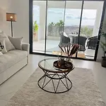 Hills Luxury 3 Bed