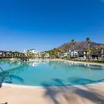 아파트 Hills Luxury 3 Bed 에스테포나