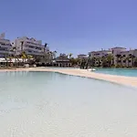 Hills Luxury 3 Bed 에스테포나