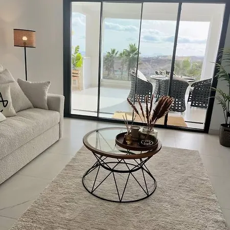 Hills Luxury 3 Bed