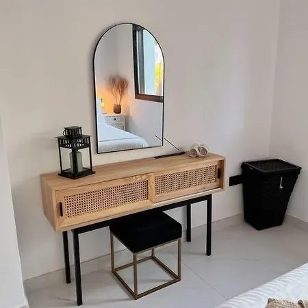 Hills Luxury 3 Bed 埃斯特波纳