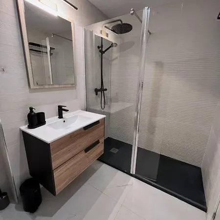 Hills Luxury 3 Bed 埃斯特波纳