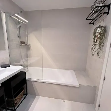 Hills Luxury 3 Bed